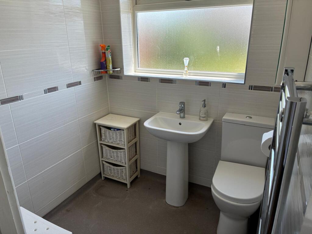 Dove Crescent, Dovercourt, Essex photo 5