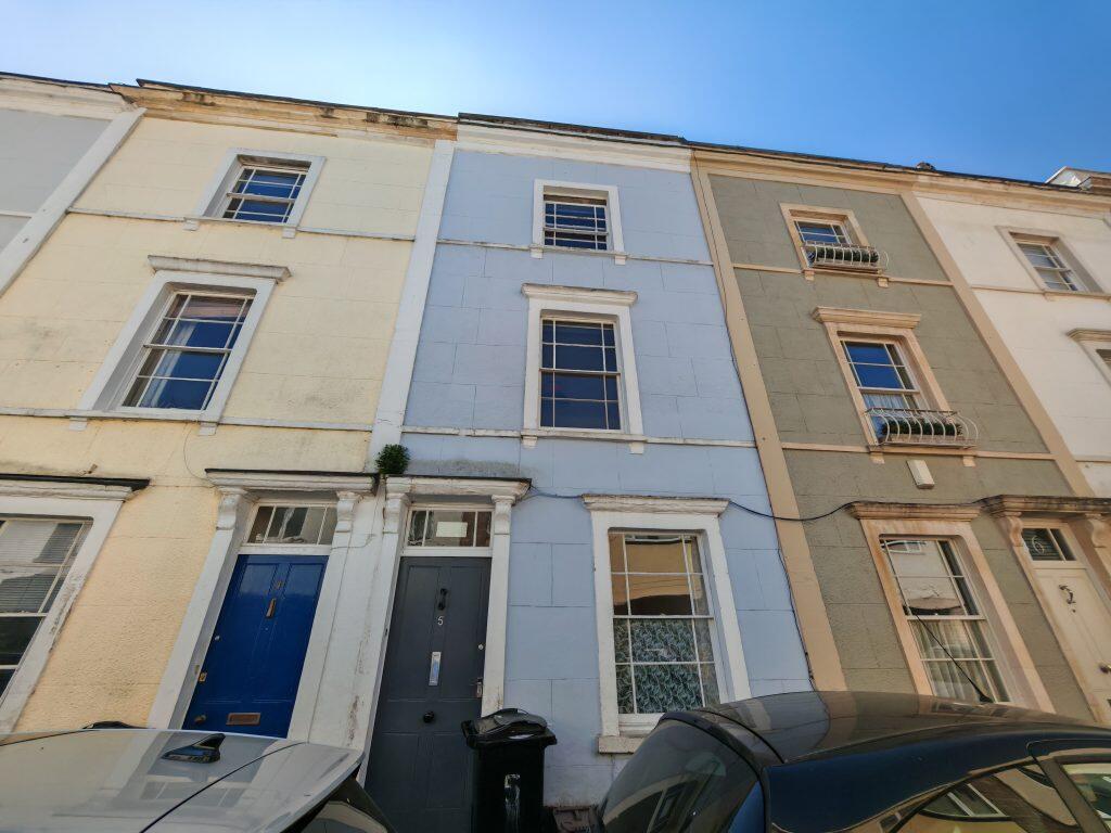 Main image of property: Gloucester Street Ref 352