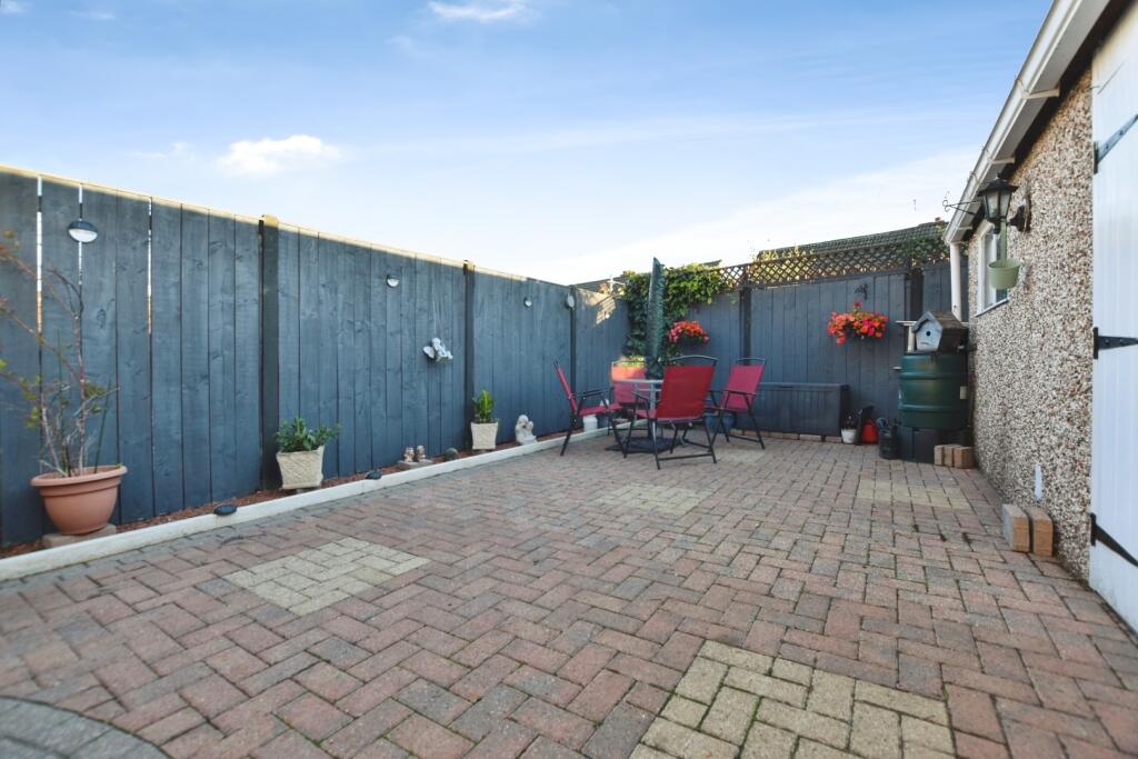 House in Hessle, Northfield, East Riding of Yorkshire - View 2