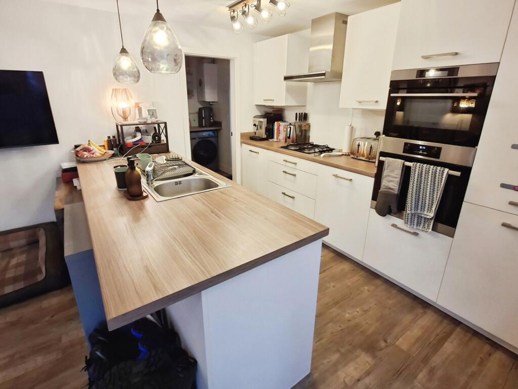 House in Nuneaton and Bedworth, Warwickshire - View 5