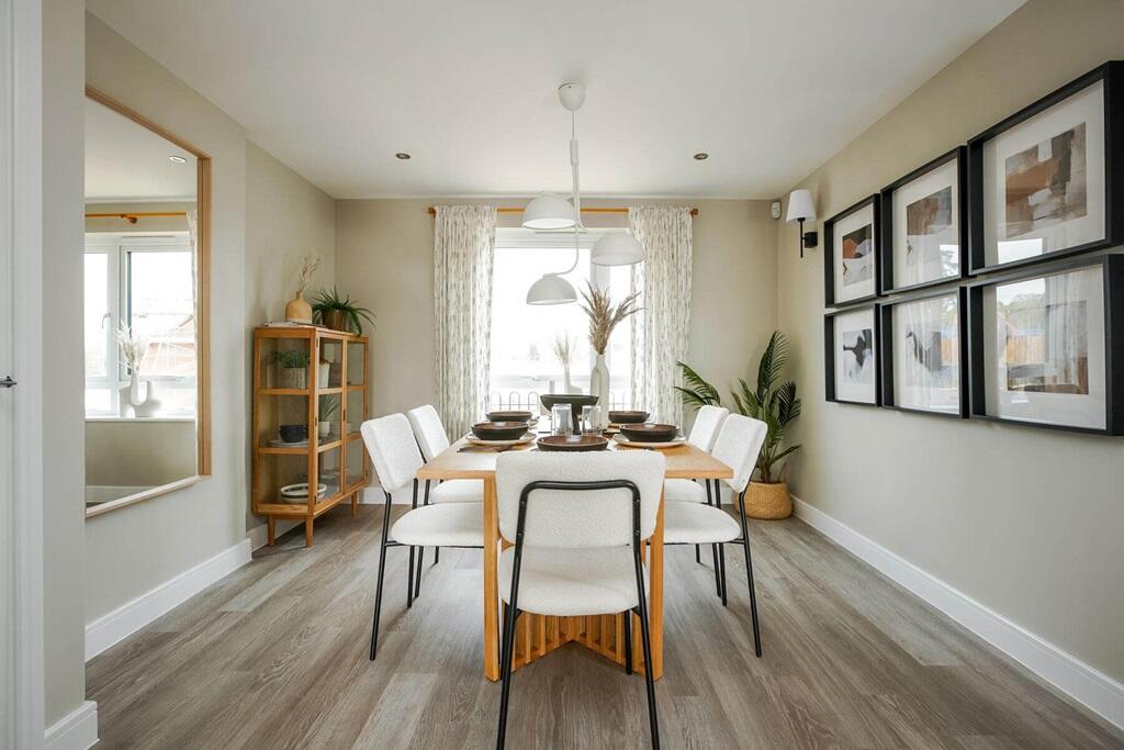House in Mole Valley, Dorking - View 3