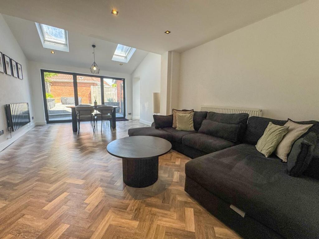 Oak Tree Road, Ampthill, MK45 photo 2