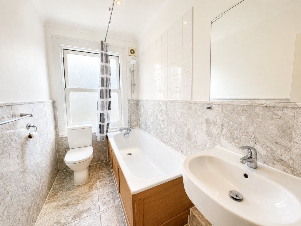 Apartment in London, Bromley Park, Plaistow - More