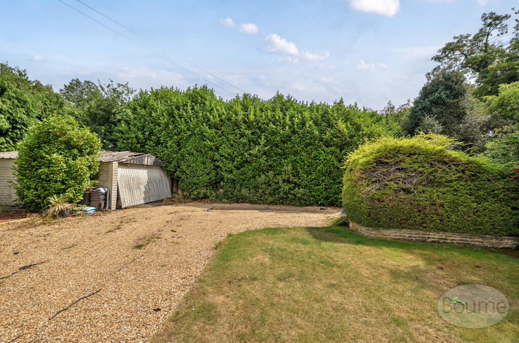 Camp End Road, St. Georges Hill, Weybridge, Surrey, KT13 photo 3