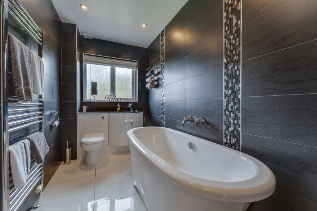Kings Drive, Westerwood G68 photo 4
