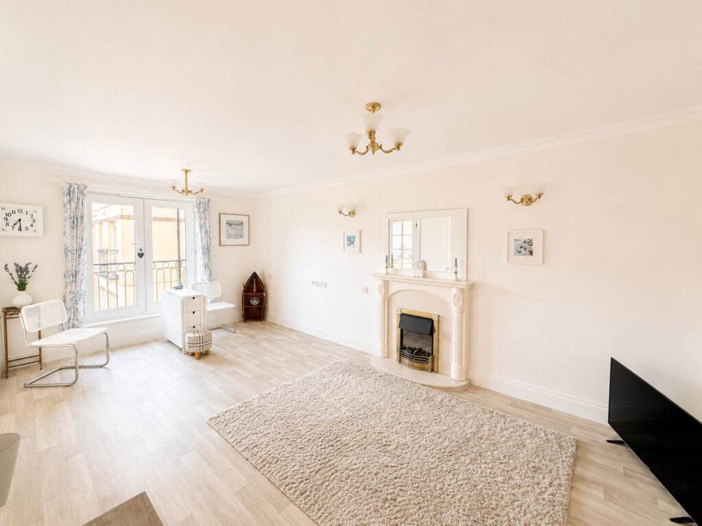 Apartment in Weston-super-Mare, Whitecross Village - View 4