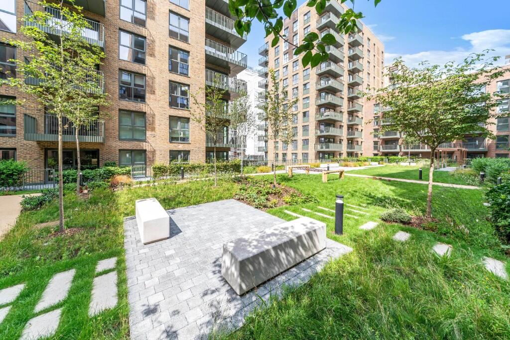 Apartment in London, Royal Borough of Greenwich - More