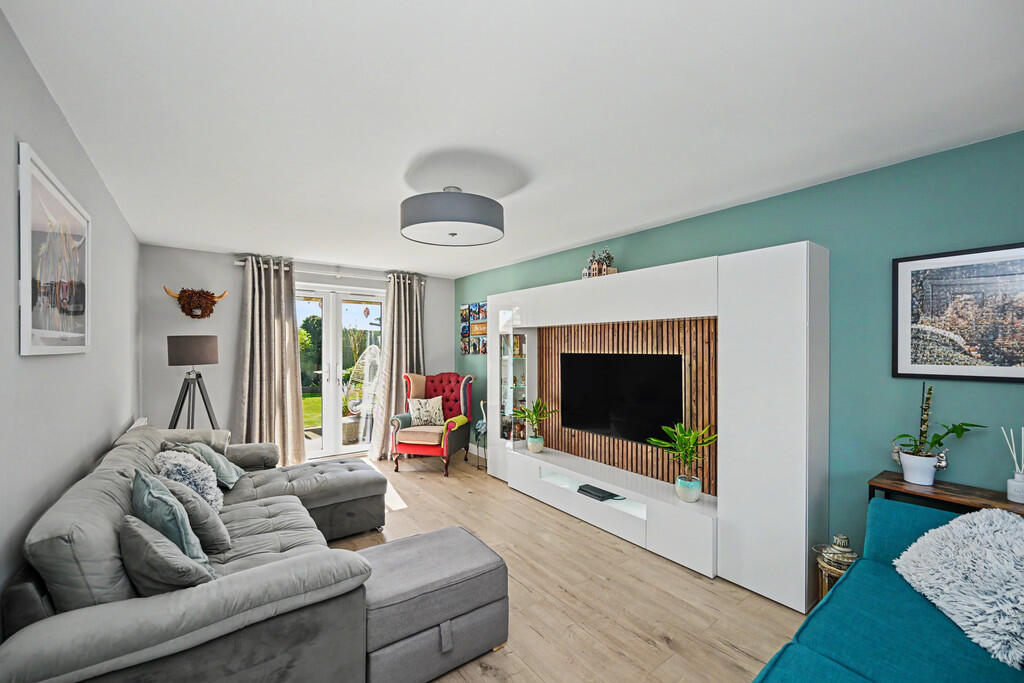 Lee Drive, Houlton, Rugby photo 3