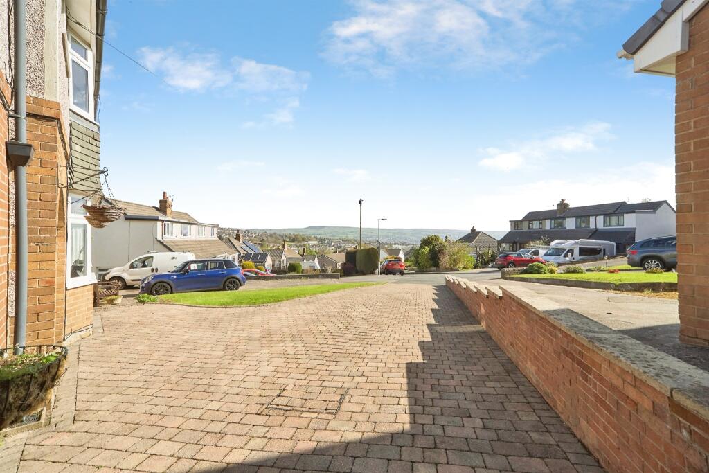 House in Keighley, Bogthorn - View 2