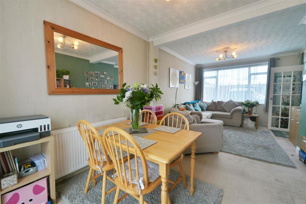 House in Slough - View 2