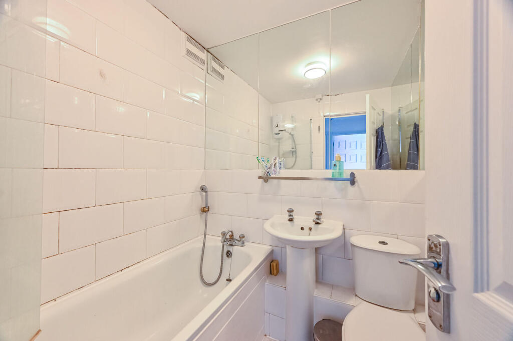 Apartment in London - View 5