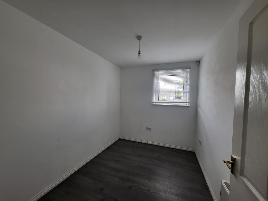 Apartment in Paisley - More