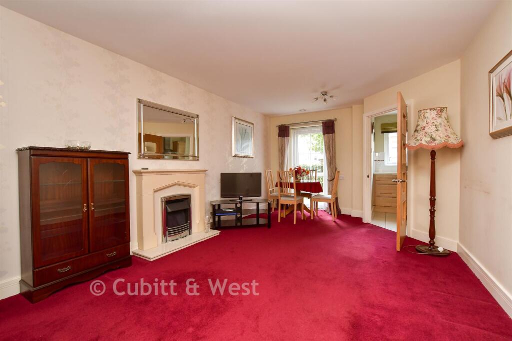 Apartment in Kingston upon Thames - View 3