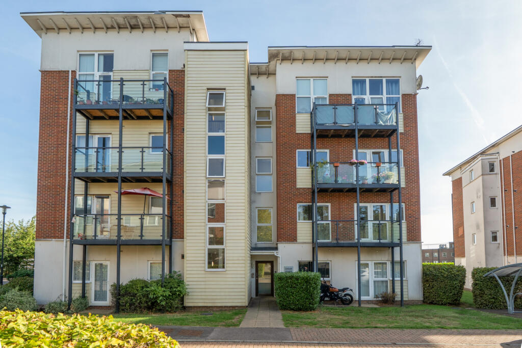 Main image of property: Cedar House, Park View Road