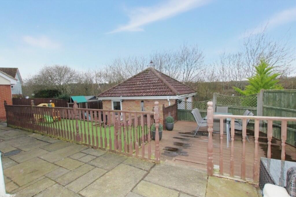 Howard Close, Haverhill, Suffolk, CB9 photo 4