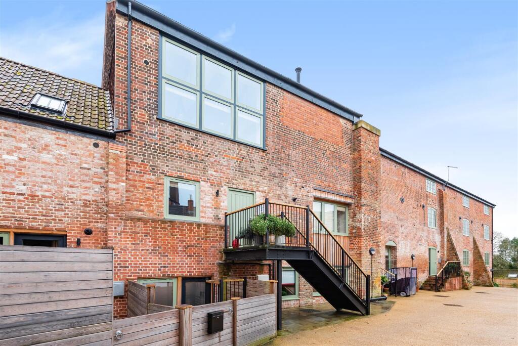 1-bed flat on Northgate Street, Devizes, £160,000
