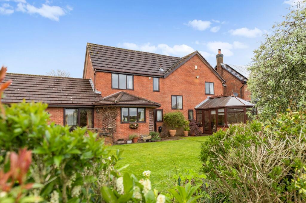 Main image of property: Meadowbank Gardens, Glazebury, WA3