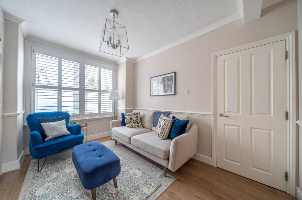 House in London - View 5