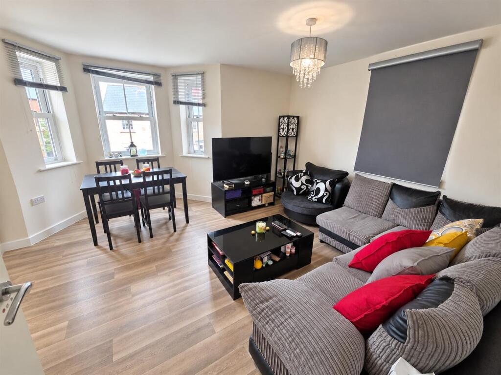 Apartment in Milton Keynes - View 5