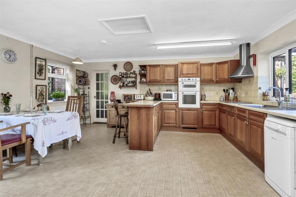 Farrows Close, Chevington, Bury St. Edmunds - More