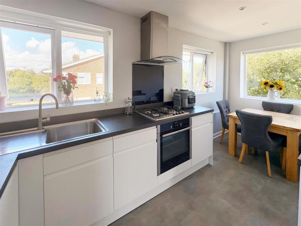 Apartment in Arun, Rustington - More