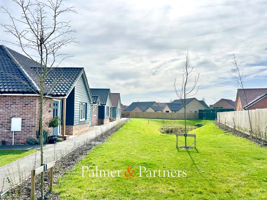 Main image of property: Parkgate Corner, Little Clacton, Clacton-on-Sea, Essex, CO16