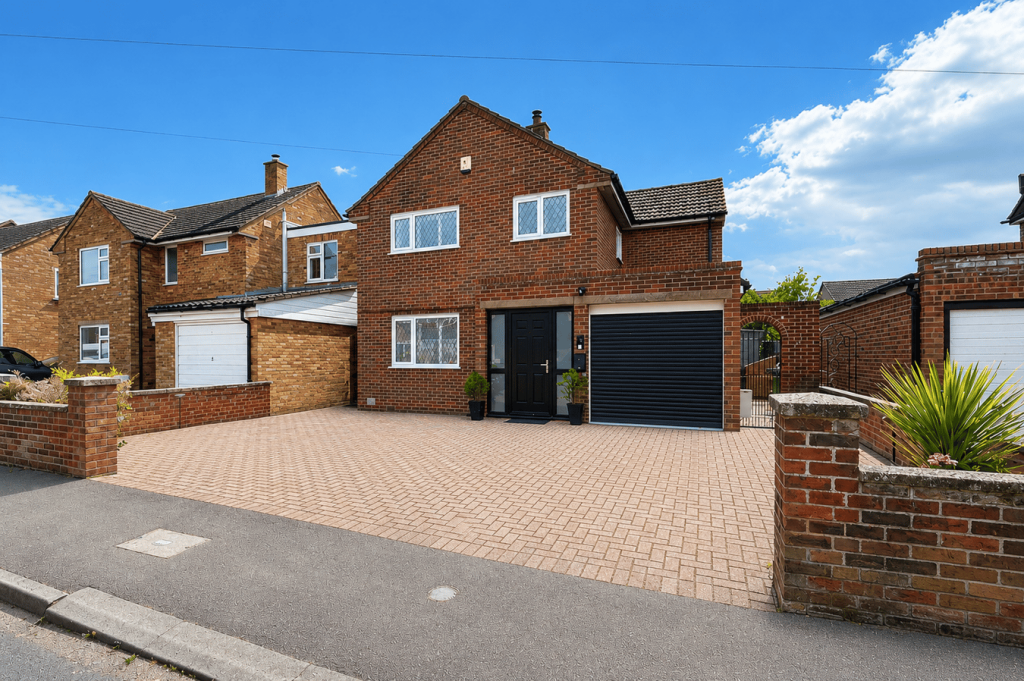 Main image of property: Whitecrofts, Stotfold, Hitchin, SG5