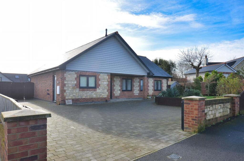 Main image of property: BINSTEAD VILLAGE OUTSKIRTS