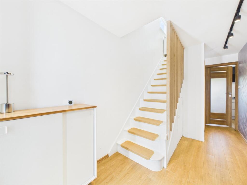 Barcroft Close, Kingswood, Bristol photo 3