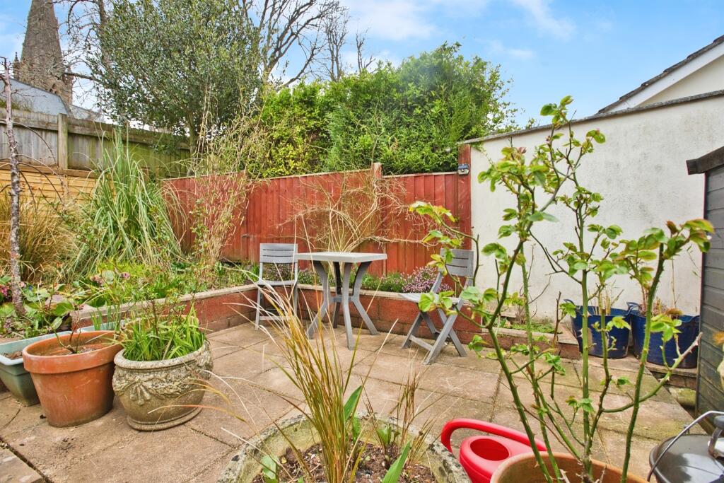Woodbury Close, Wells photo 3
