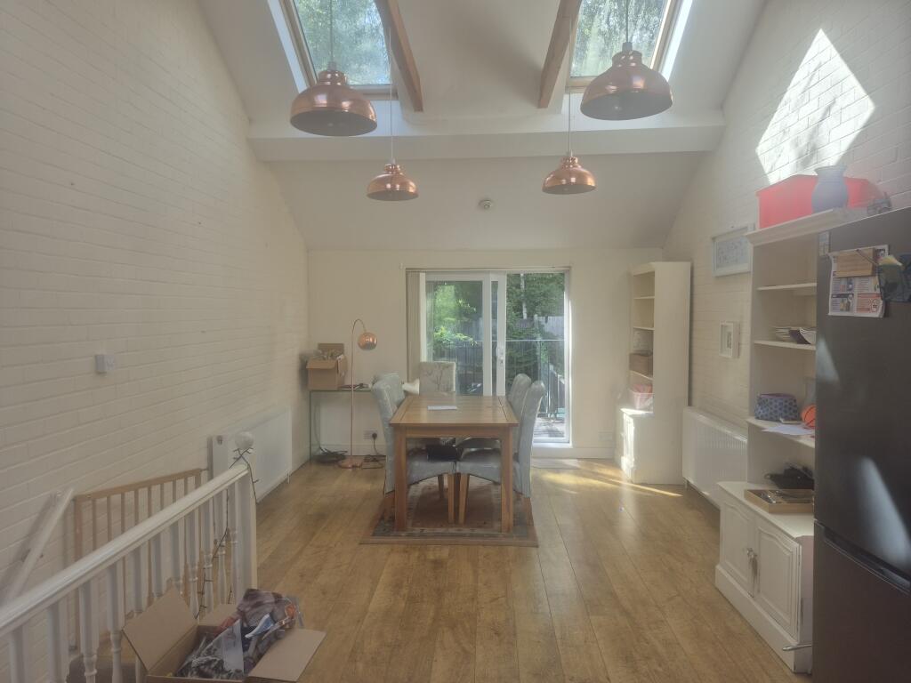 8 Uplands, Canterbury, Kent CT2 7BL photo 2