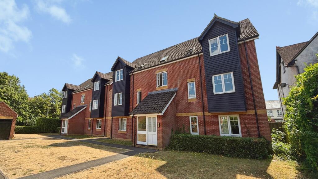 Main image of property: Harbury Court, Newbury, RG14