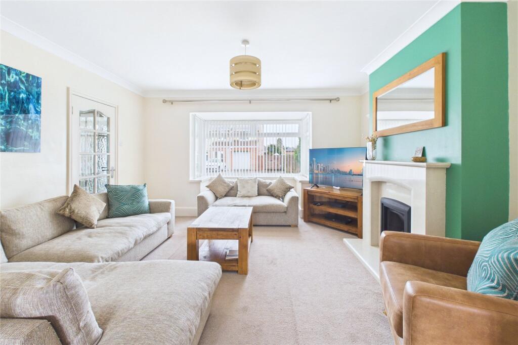 Coln Crescent, Greenmeadow, Swindon, SN25 photo 3