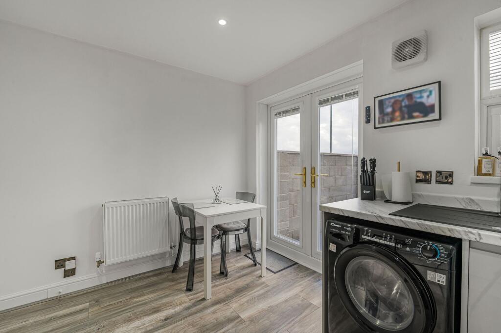 House in Kenfig Hill, Pyle - View 4