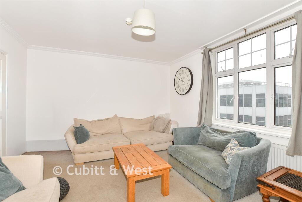 Apartment in East Grinstead, Blackwell - View 5