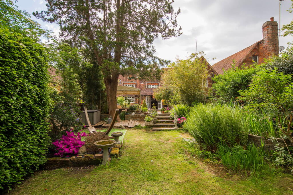 House in Tunbridge Wells, Lamberhurst - More