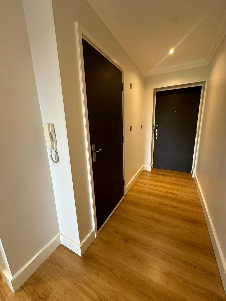 Apartment in Ilford - View 5
