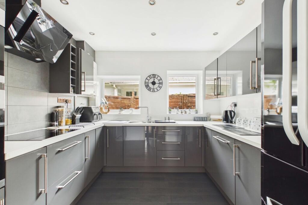 House in Torquay, Watcombe - More