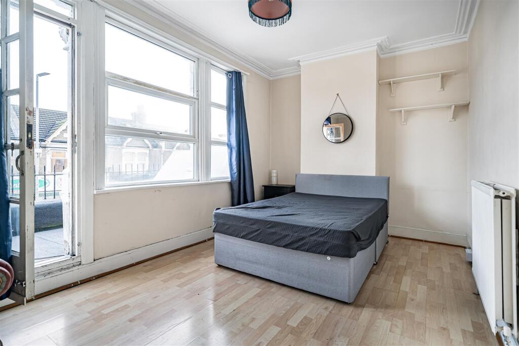 Forest Road, Walthamstow, London, E17 photo 2