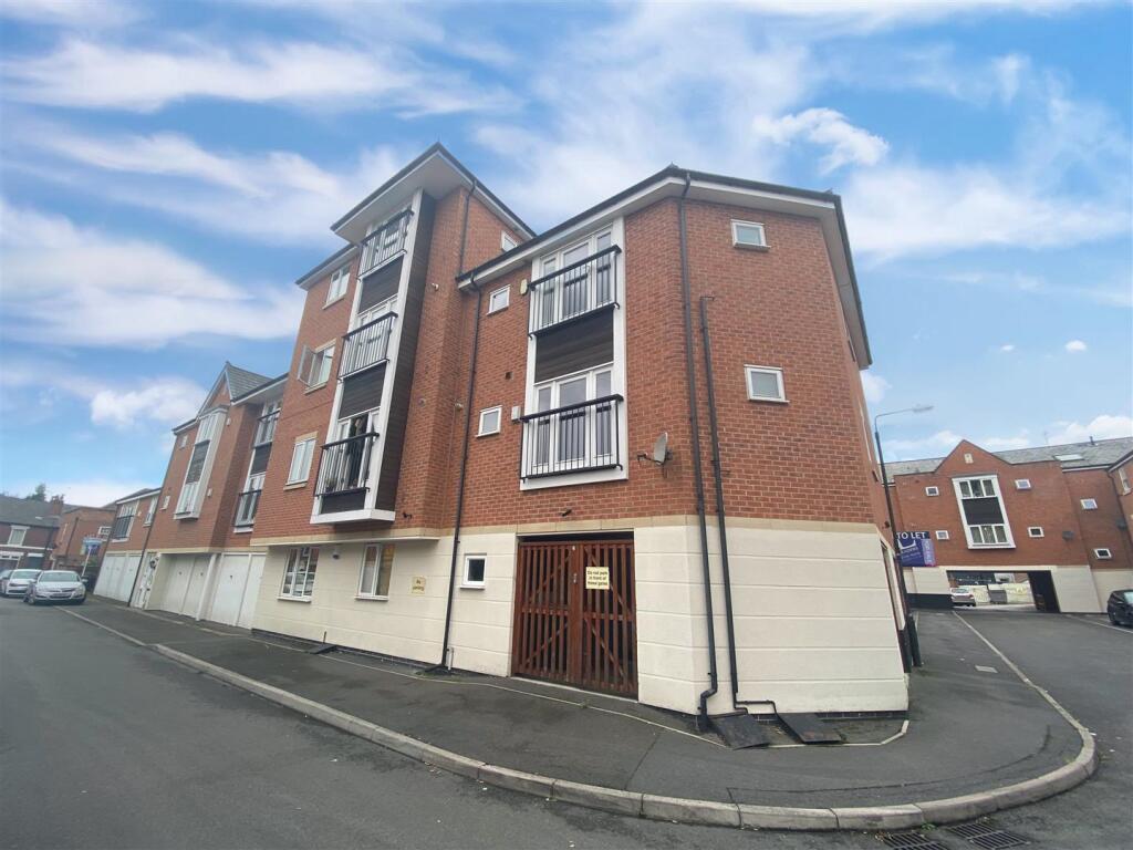 2-bed flat on Auriga Court, Derby, £125,000