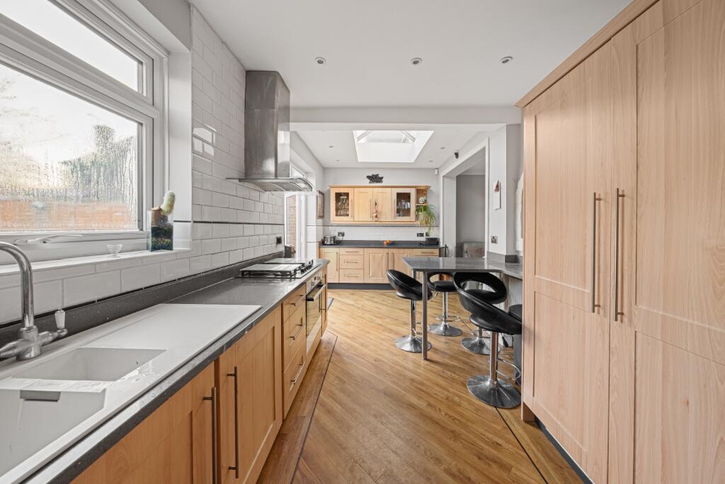 House in Gravesham, Rosherville, Perry Street - More
