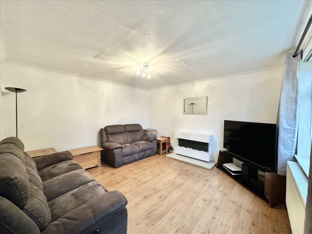 House in Nottingham, Clifton - View 2
