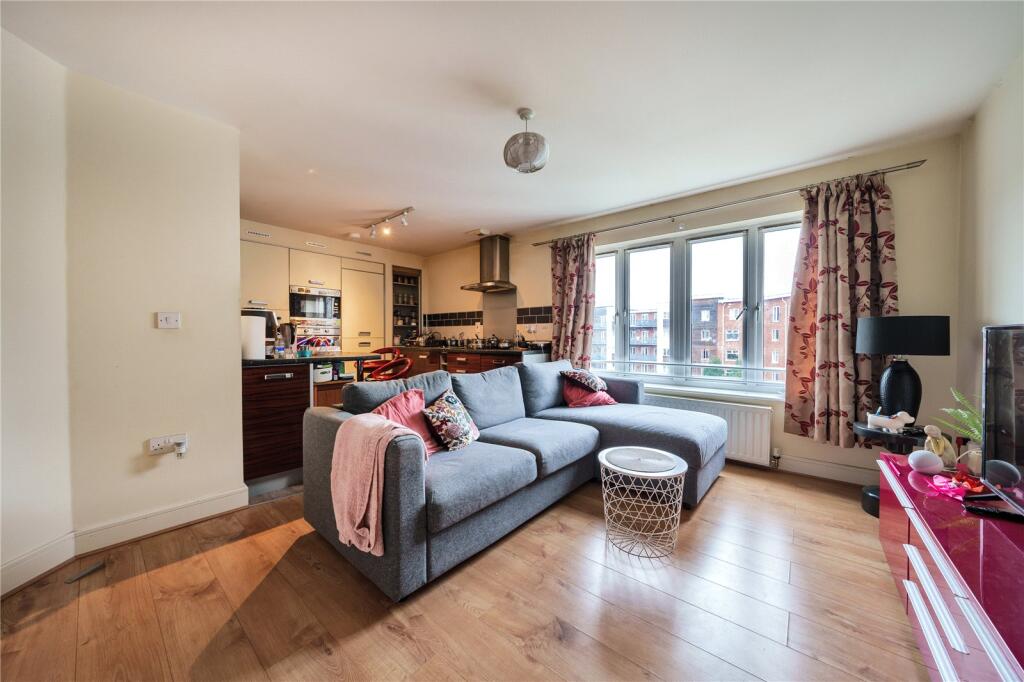 Apartment in Slough - View 2