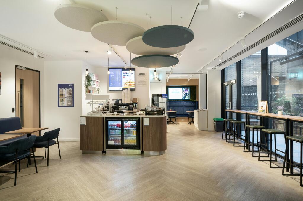 10CrownPlace32Gndflr.jpg