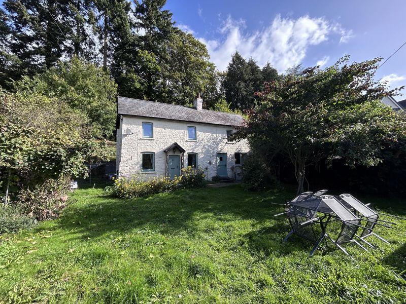 Main image of property: Llanwenarth, Abergavenny
