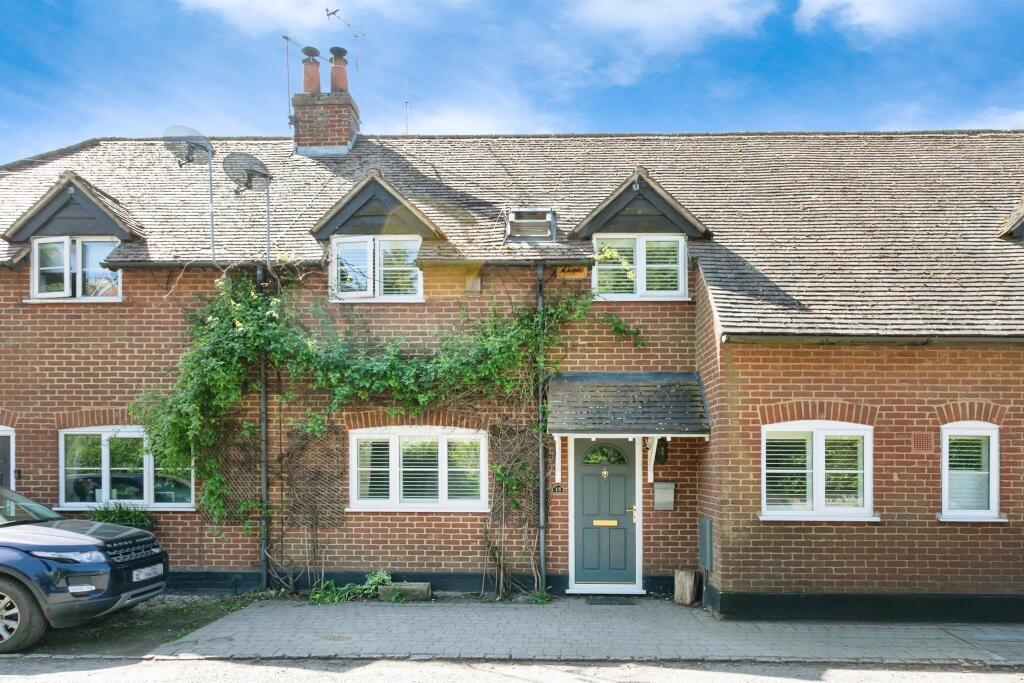 3-bed terraced on Queen Catherine Road, Steeple Claydon, Buckingham, £325,000