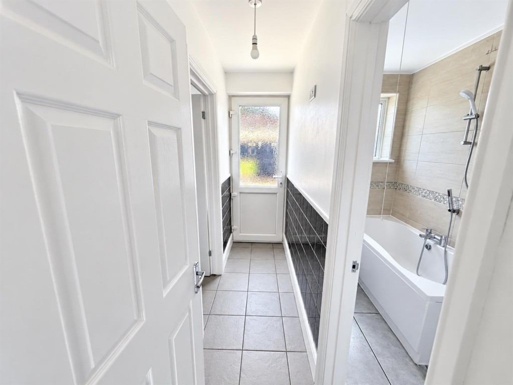 House in Taunton - View 4