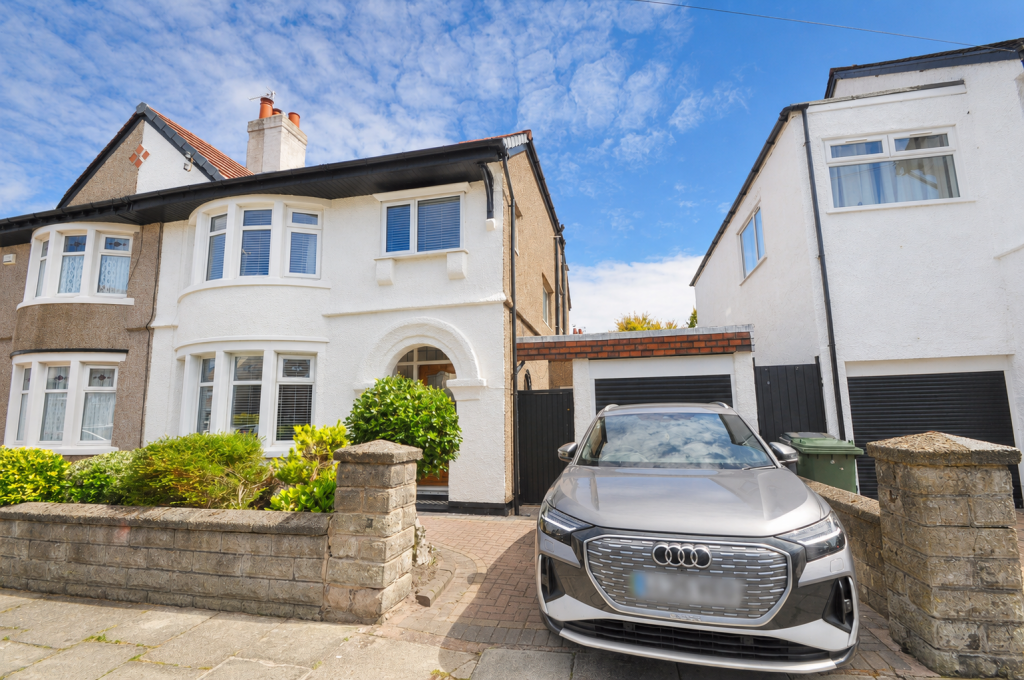 House in Wirral, Liverpool City Region - View 5