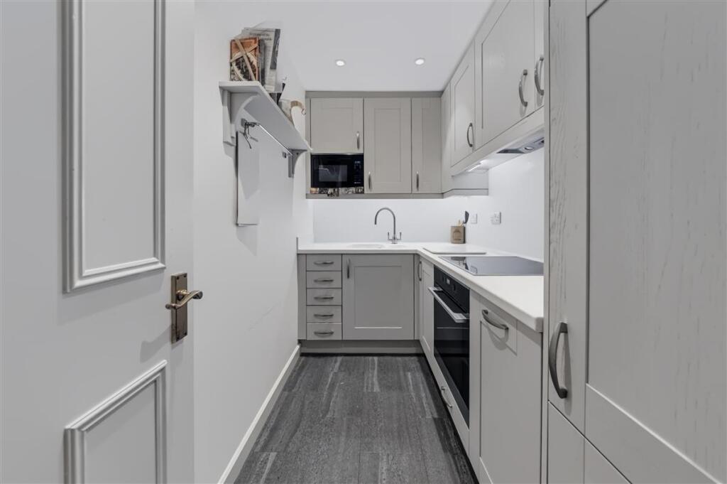Apartment in London - More