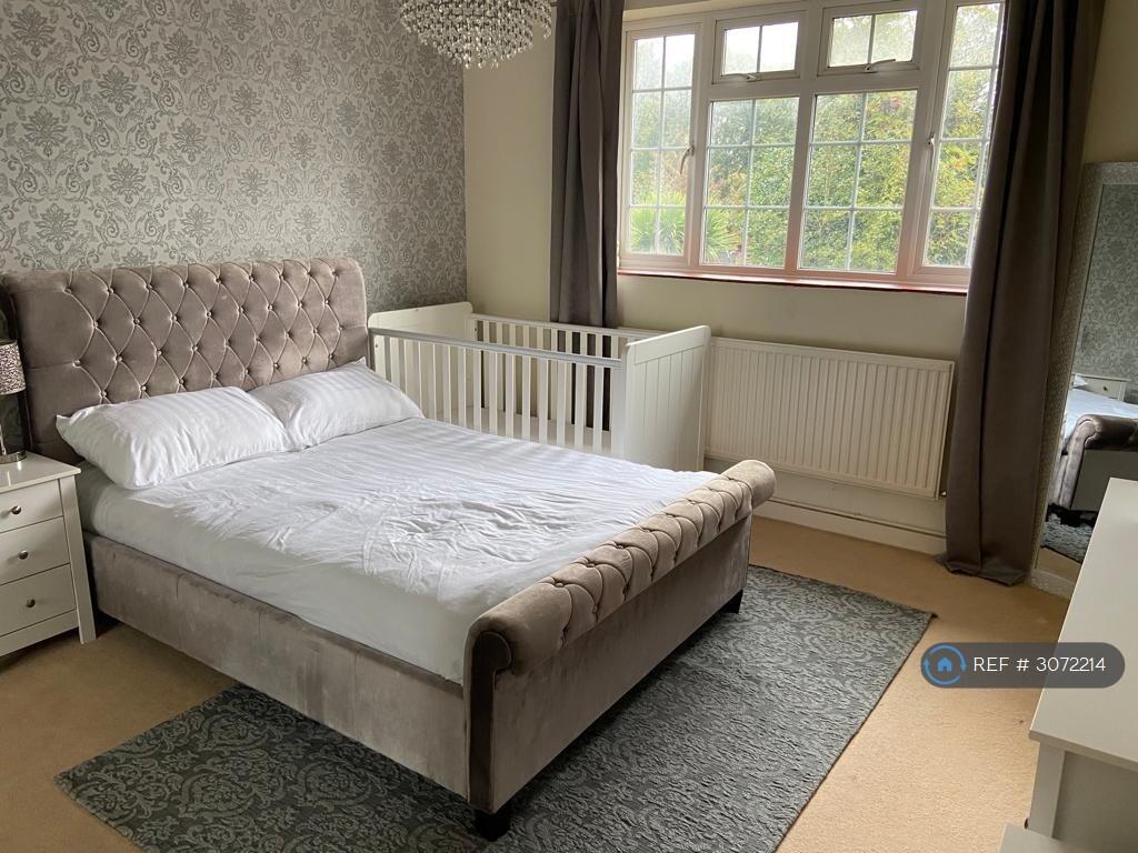 Apartment in Harrow - More
